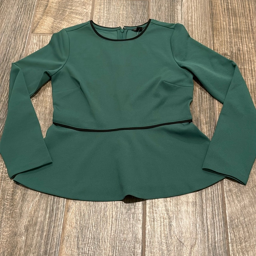 Ann Taylor green blouse - size XSP